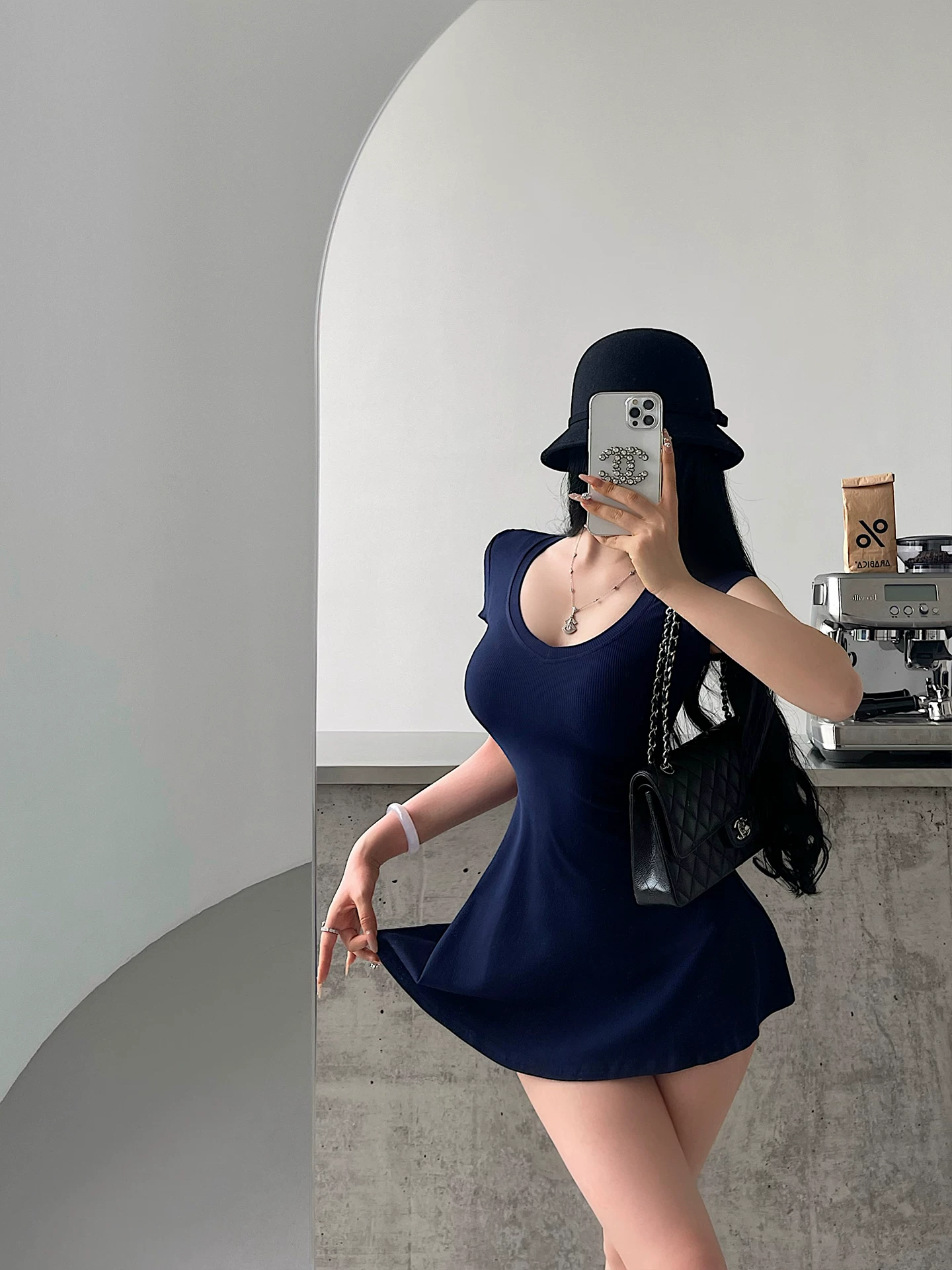 YoungGirlDay Pure Desire Ballet Style Phong cách gợi cảm Slim Fit eo thon gọn Váy chữ A Váy ngắn tay Váy ngắn.