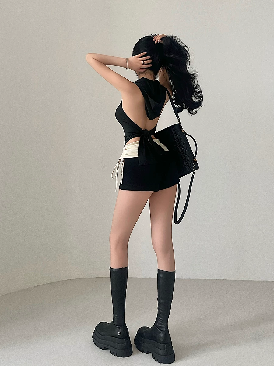 YoungGirlDay Bộ quần short xếp ly có dây rút tương phản lưng cao có mũ trùm đầu gợi cảm