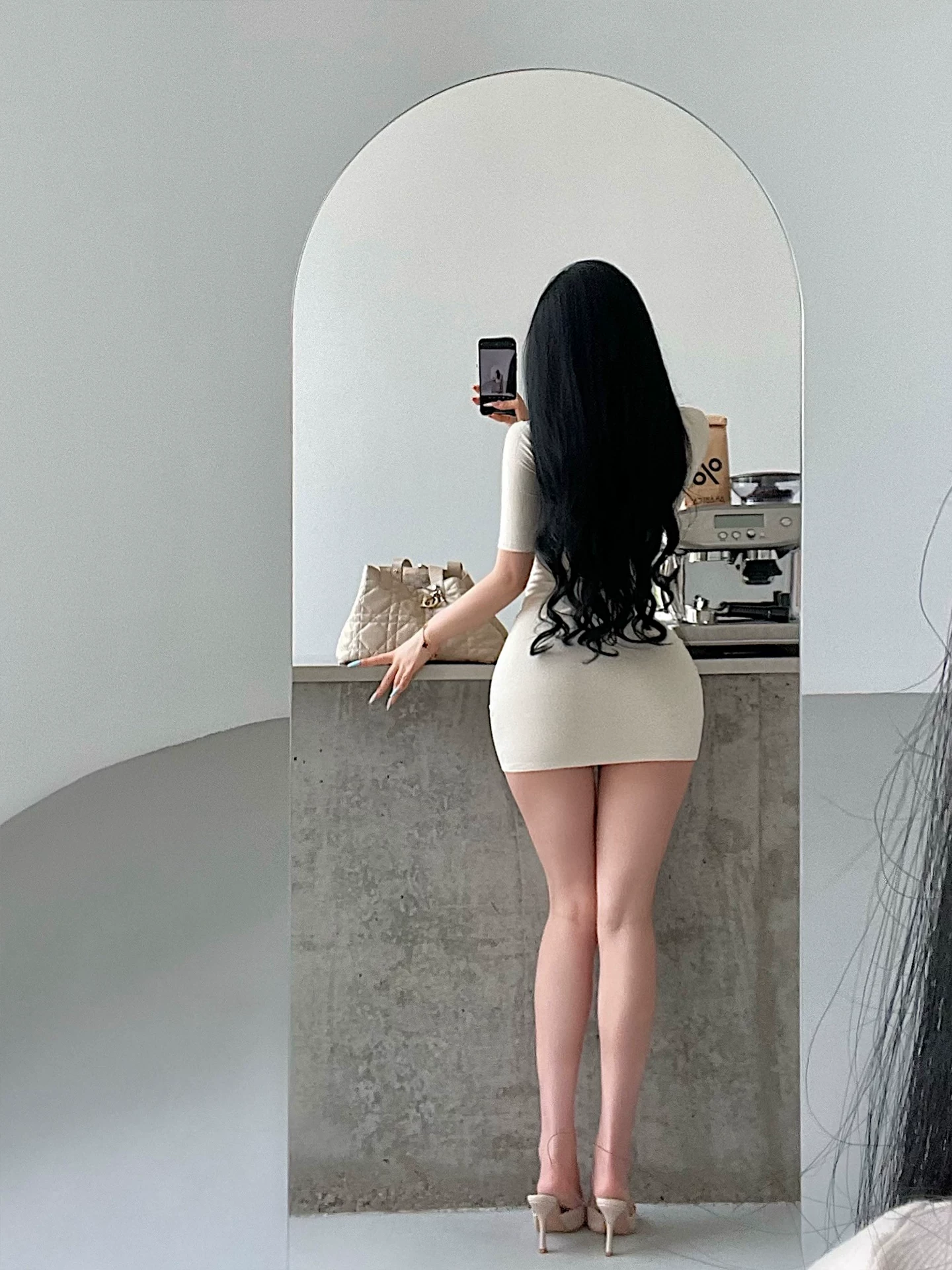 YoungGirlDay Pure Desire Style Hot Girl Gợi cảm cổ chữ V Slim Fit Mid-sleeve Bodycon Dress Váy ngắn
