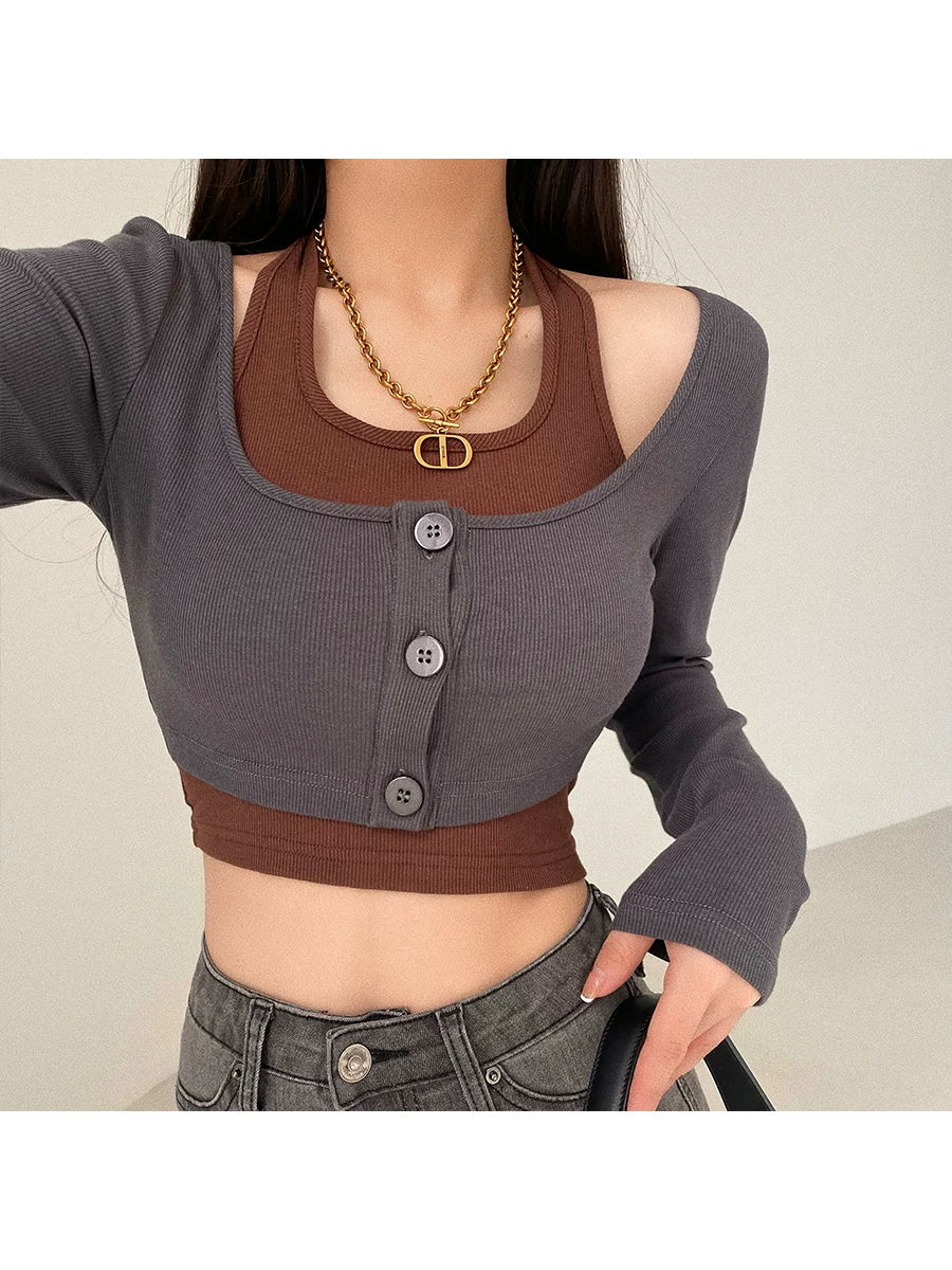 YoungGirlDay gợi cảm bó sát, áo crop top ngắn cổ yếm, áo cardigan dài tay ba nút, bộ hai món