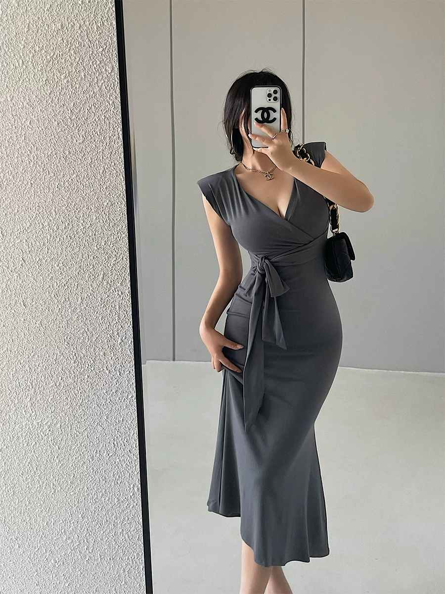YoungGirlDay váy đuôi cá dài vừa phải, có dây đeo vai gợi cảm, ôm sát eo, có đệm vai, kiểu dáng bodycon