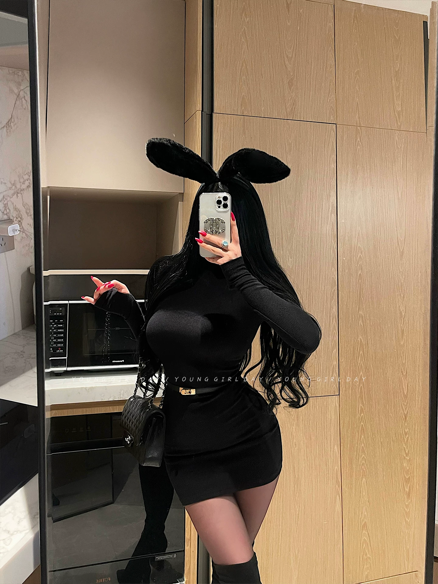 YoungGirlDay Kardashian váy ngắn ôm sát cổ cao gợi cảm, ôm sát cơ thể, tay dài, co giãn.