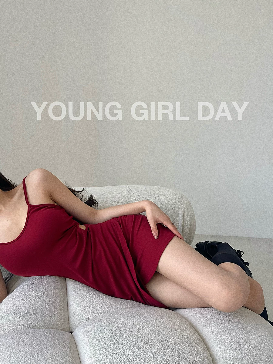 YoungGirlDay sexy hot girl phong cách slim fit xếp ly cutout hở eo váy ngắn bodycon váy ngắn