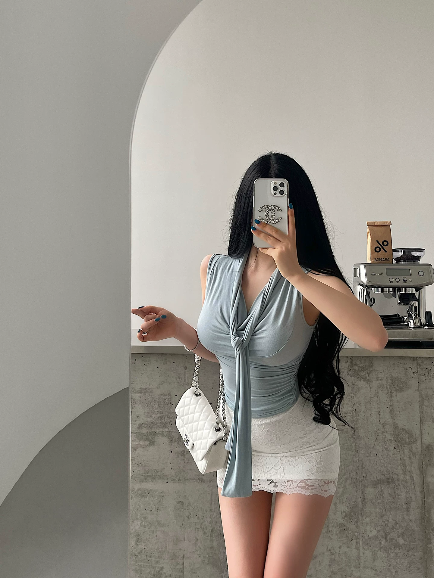 YoungGirlDay khao khát thuần khiết, gợi cảm dịu dàng, cổ áo có dây buộc, ôm sát eo, áo ba lỗ không tay