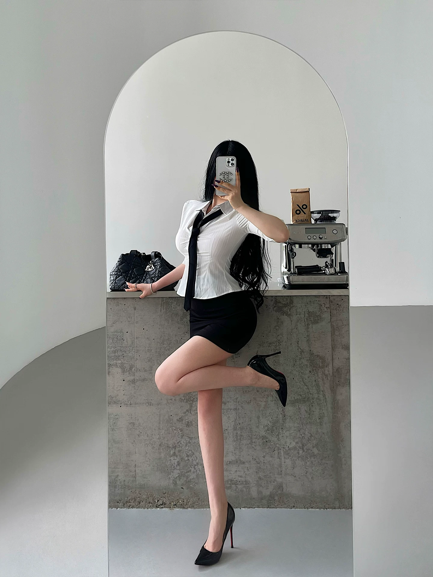 YoungGirlDay Phong cách trưởng thành Pure Desire Hàn Quốc OL Áo sơ mi thắt nơ tay lỡ vừa vặn ôm eo thon gọn kiểu OL Hàn Quốc.