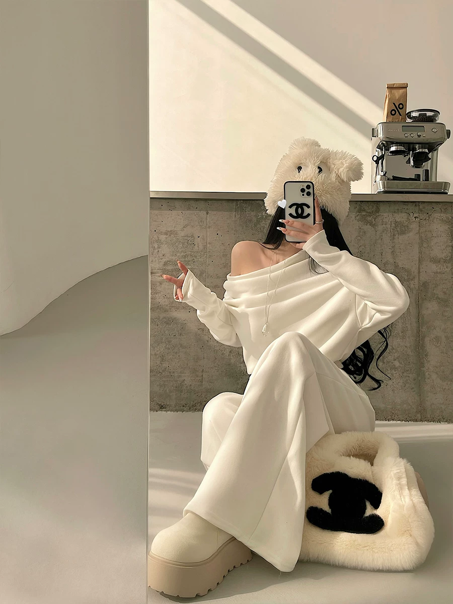YoungGirlDay lazy vibe áo nỉ dài tay dáng rộng bất đối xứng lệch vai xếp ly dáng rộng giúp thon gọn