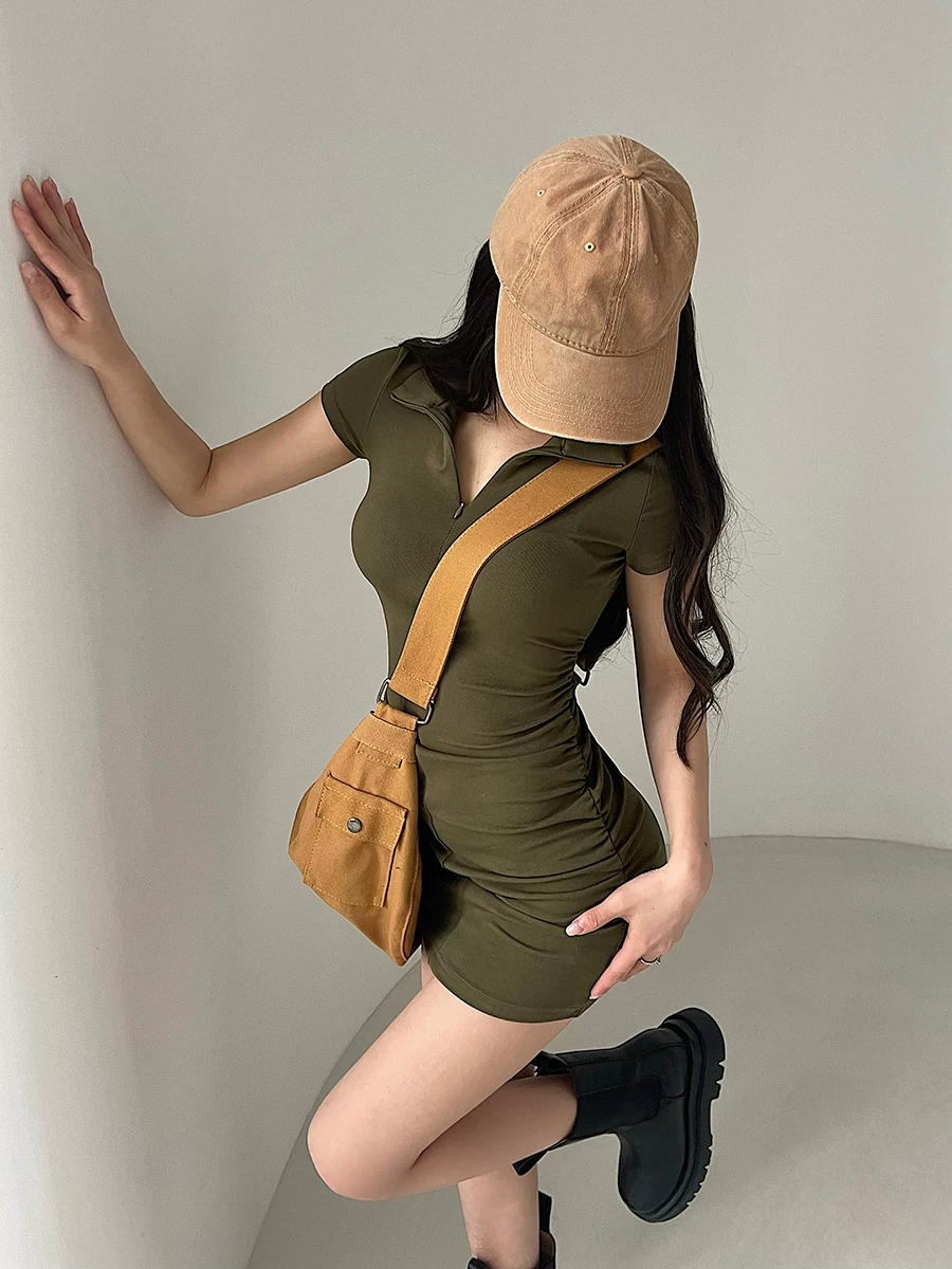 YoungGirlDay phong cách thuần khiết gợi cảm có dây kéo ve áo ôm vừa vặn xếp nếp tay ngắn váy bodycon váy ngắn