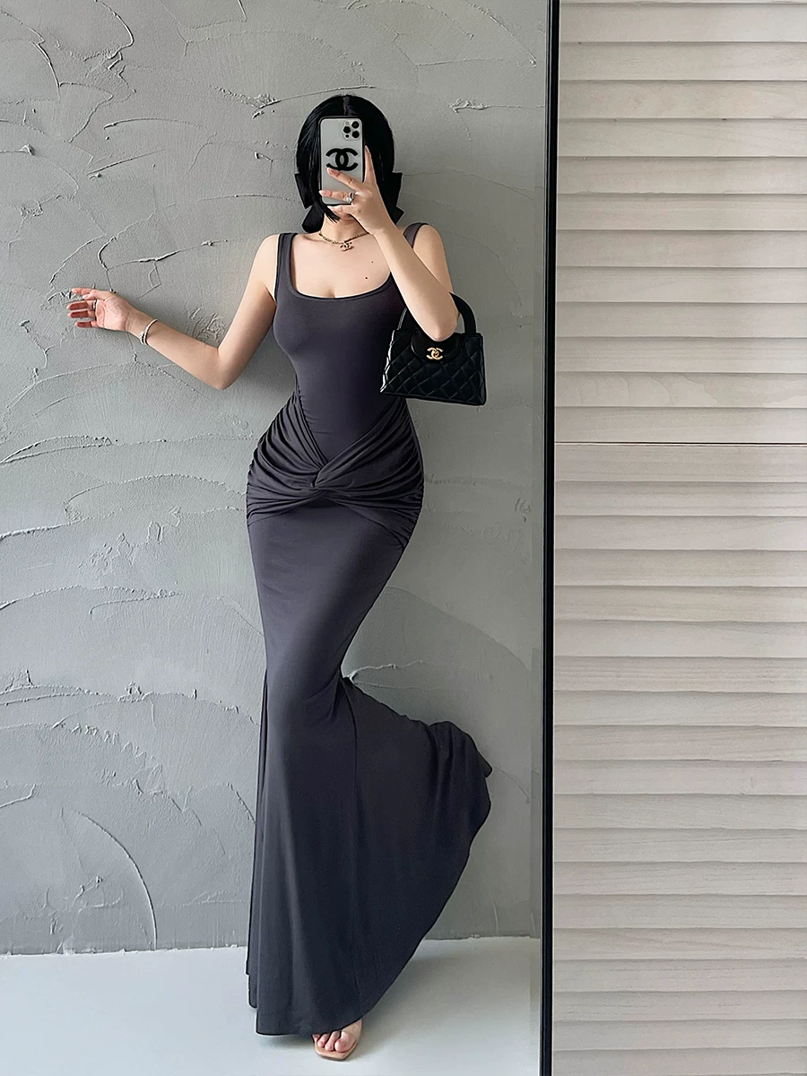 YoungGirlDay phong cách thuần khiết gợi cảm, váy ôm sát eo, tôn dáng, đuôi cá, váy dài
