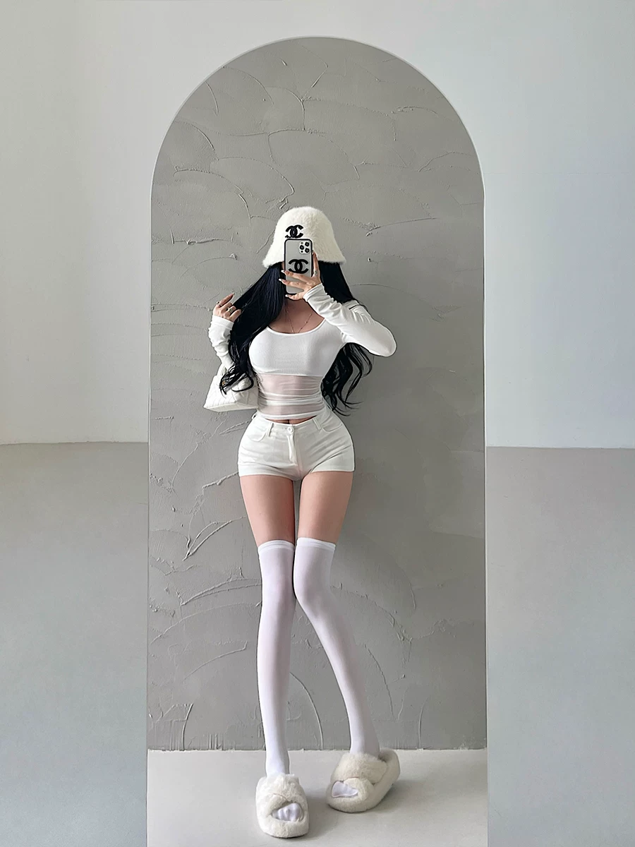 Áo thun dài tay phối lưới cổ vuông gợi cảm YoungGirlDay