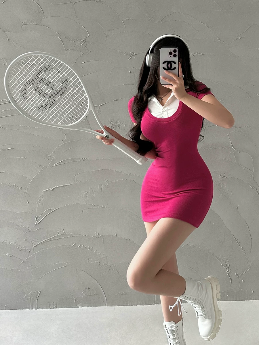 YoungGirlDay khao khát thuần khiết, gợi cảm, ôm sát, phối màu tương phản, váy ngắn tay giả hai mảnh có ve áo và váy ngắn ôm sát.