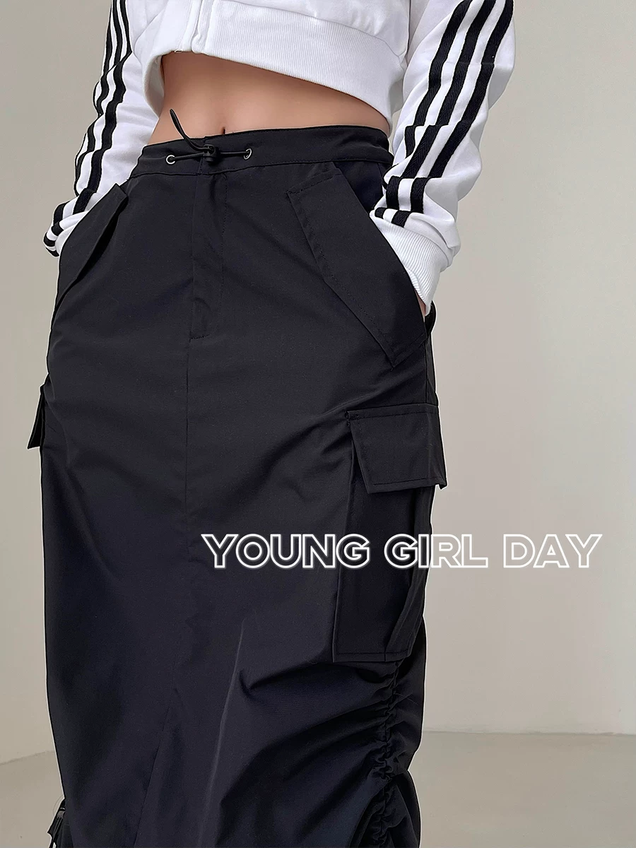 YoungGirlDay Váy công sở dáng rộng phong cách đường phố kiểu Mỹ, có đường xẻ phía sau và viền dây rút, váy dài.