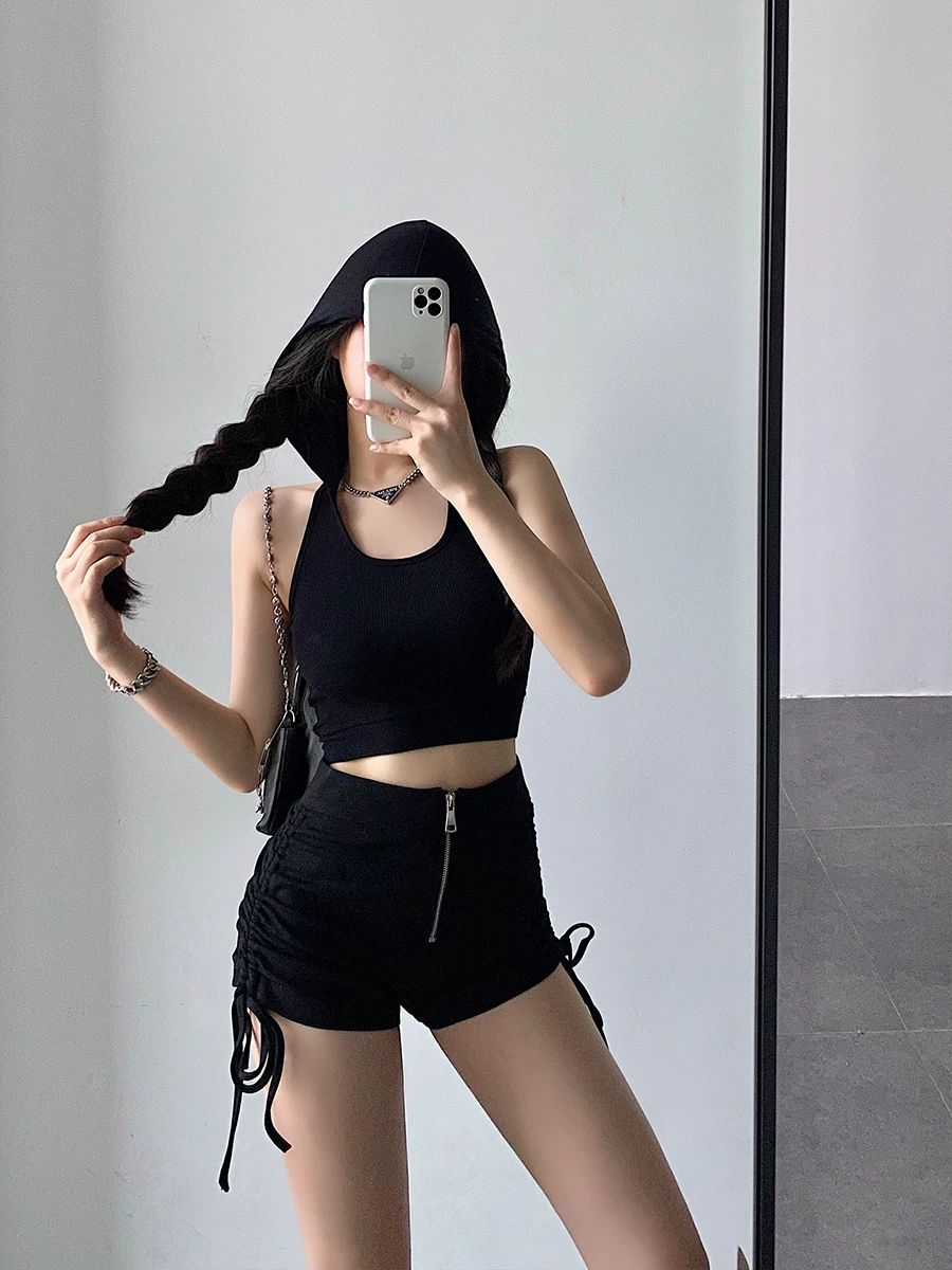 YoungGirlDay Áo crop top ngắn ôm sát co giãn gợi cảm phong cách Âu Mỹ có mũ trùm đầu và thiết kế không tay.