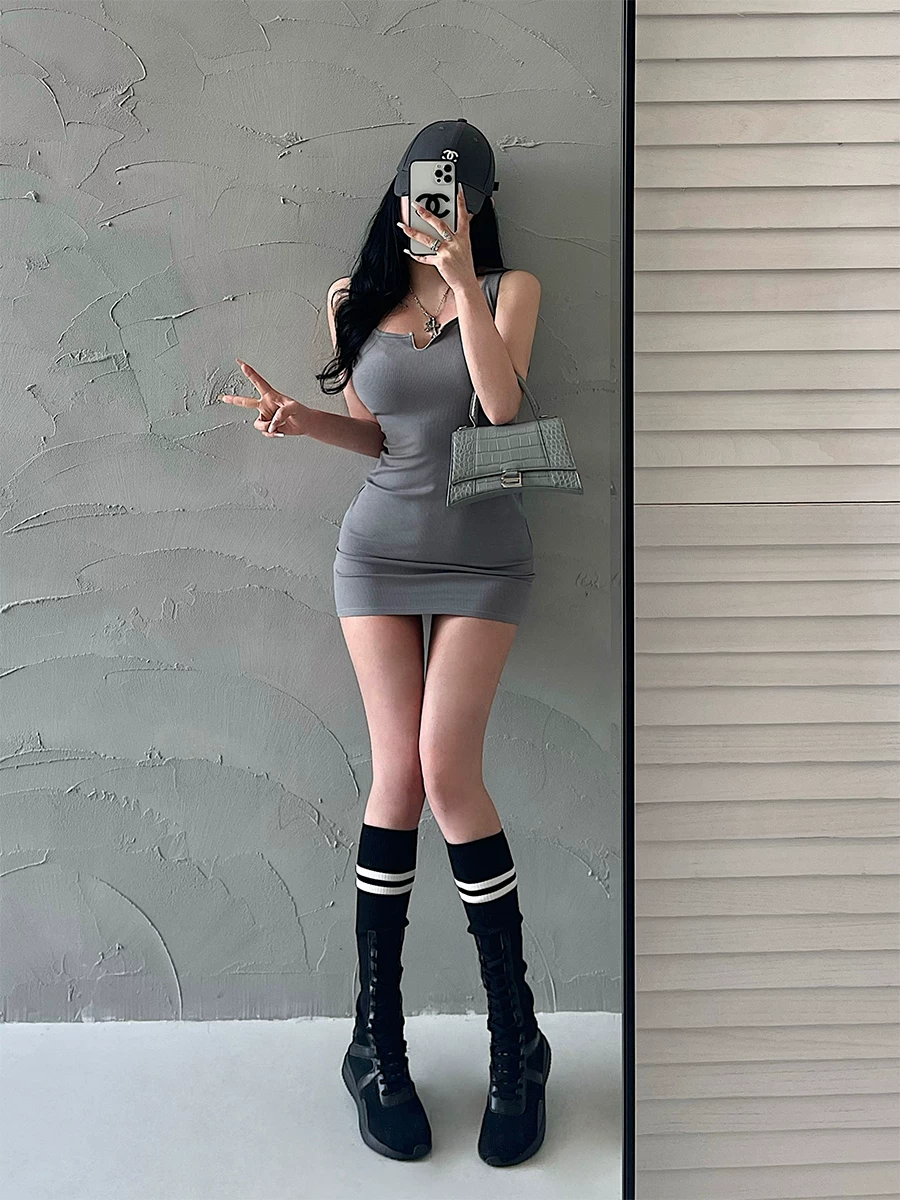 YoungGirlDay Pure Desire Style Váy ôm sát cổ chữ V co giãn kiểu dáng gợi cảm với váy ngắn.
