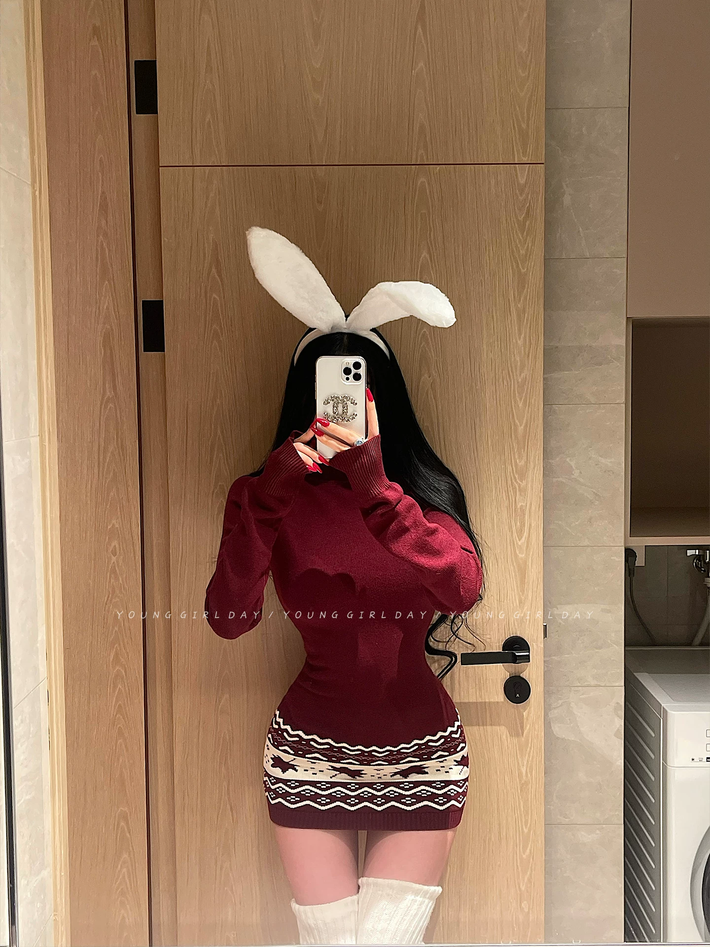 YoungGirlDay Năm mới và Giáng sinh không khí đầy khao khát thuần khiết Váy dệt kim jacquard cổ cao ôm sát váy ngắn bodycon