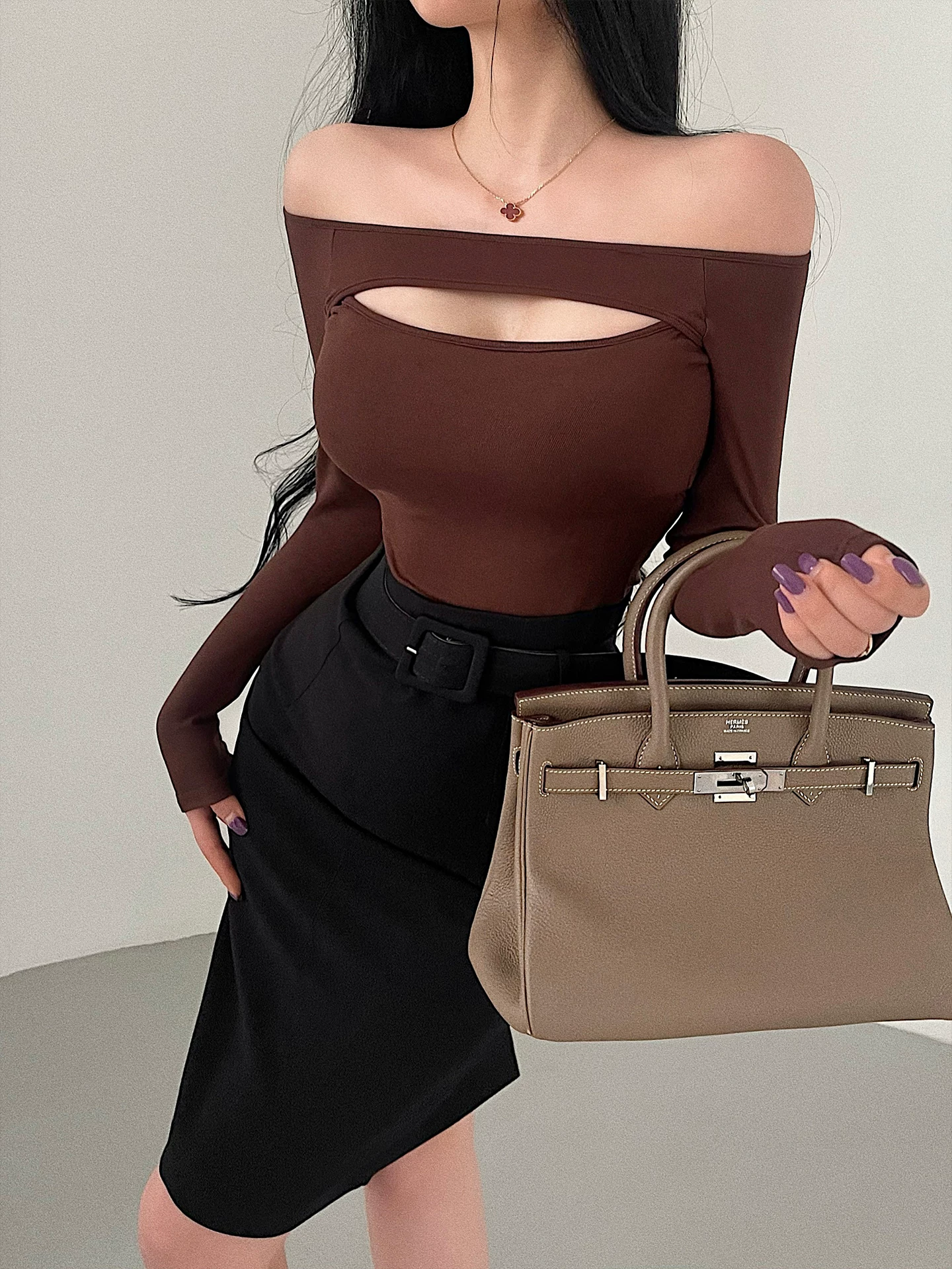 YoungGirlDay Pure Desire Áo thun trễ vai gợi cảm có lỗ khoét ngực Slim Fit Áo thun dài tay có miếng đệm ngực