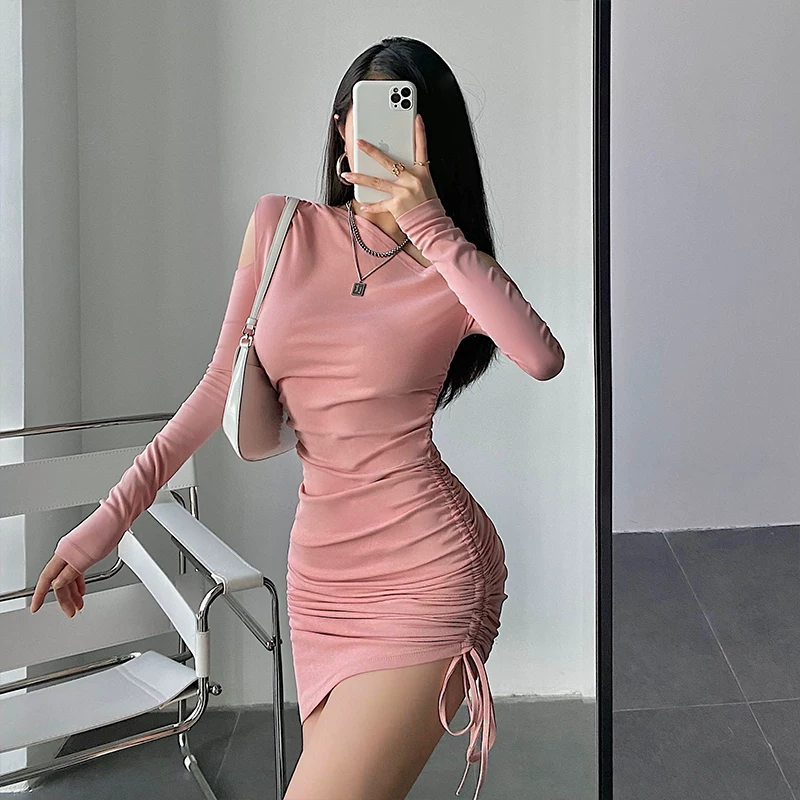 YoungGirlDay phong cách thuần khiết gợi cảm một vai ôm sát dây rút xếp nếp bodycon váy dài tay váy ngắn