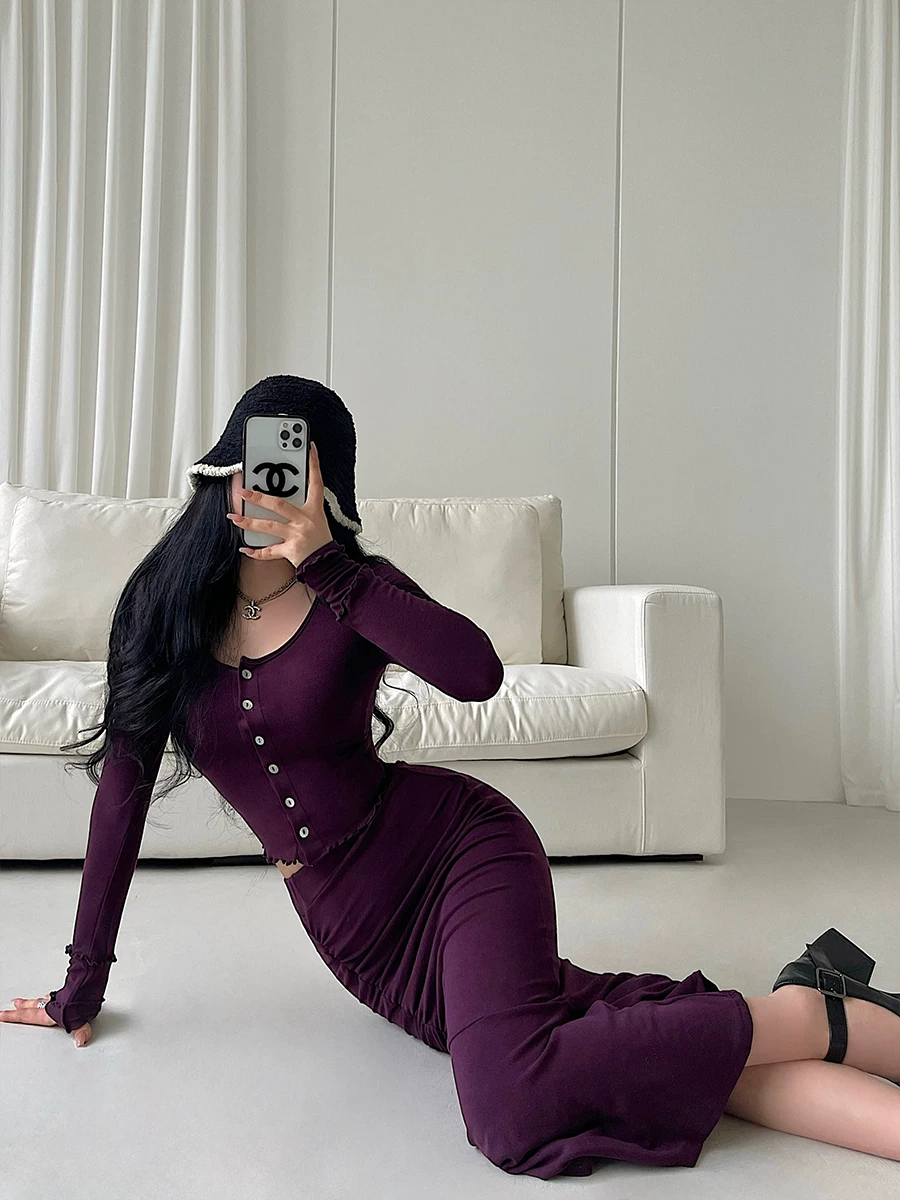 YoungGirlDay thuần khiết gợi cảm, áo cardigan dài tay một hàng khuy, bộ váy đuôi cá xếp ly cạp cao ôm hông