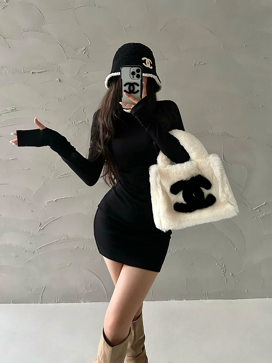 YoungGirlDay Váy bodycon dài tay ôm sát cổ cao phong cách cơ bản châu Âu và Mỹ với váy ngắn ôm sát hông.
