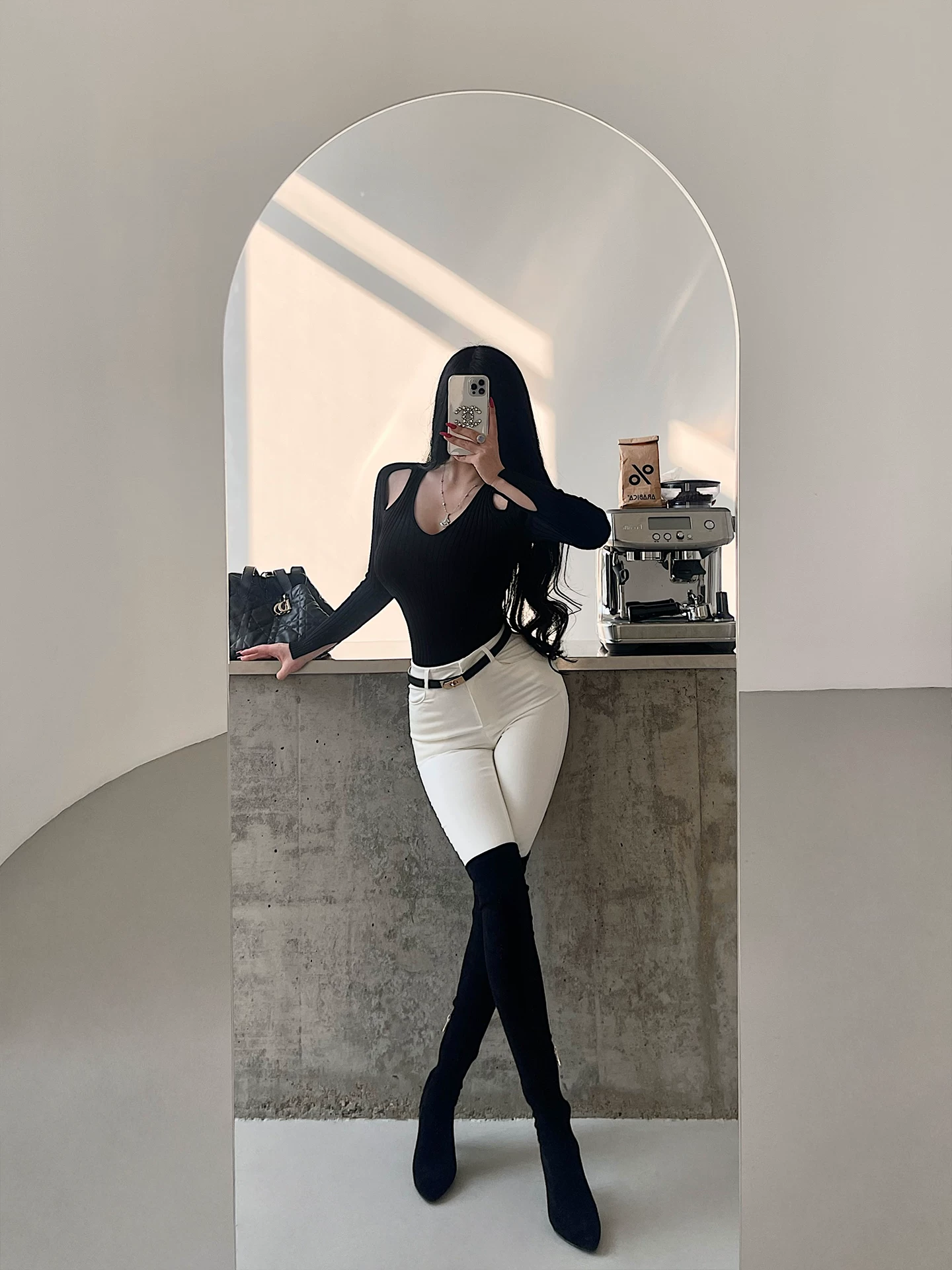 YoungGirlDay Phong cách trưởng thành Pure Desire Cổ chữ V khoét vai Slim Fit Áo dệt kim dài tay.