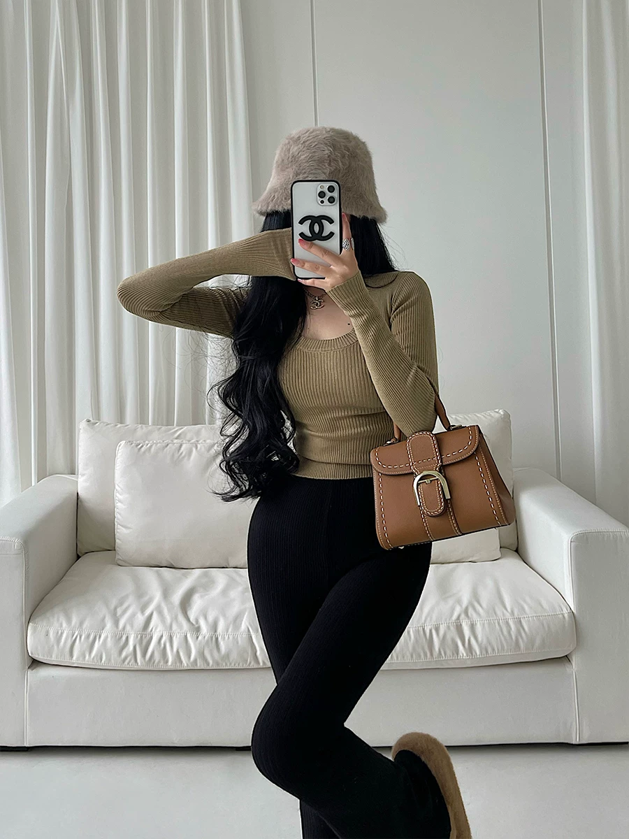 YoungGirlDay Pure Desire Áo thun dệt kim dài tay cổ chữ U gợi cảm màu trơn dành cho nữ.