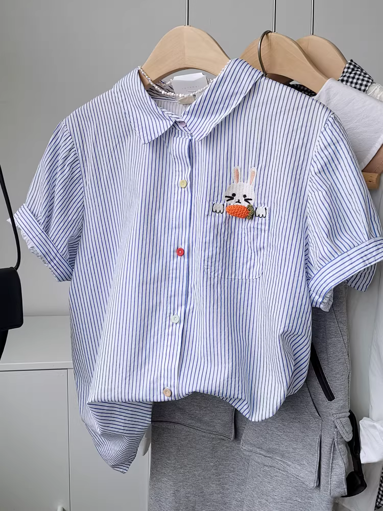 Áo sơ mi nữ cotton nguyên chất tay ngắn dáng rộng, phối viền thêu sọc dọc ba chiều, kiểu dáng đa năng, mùa hè 2025 mới