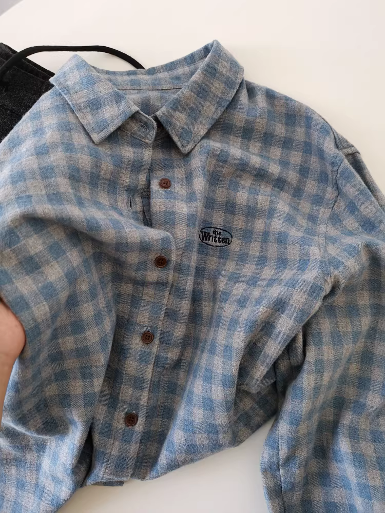 Áo sơ mi nữ mặc trong mùa thu đông kẻ sọc xanh xám thêu chữ giản dị áo sơ mi nữ đa năng