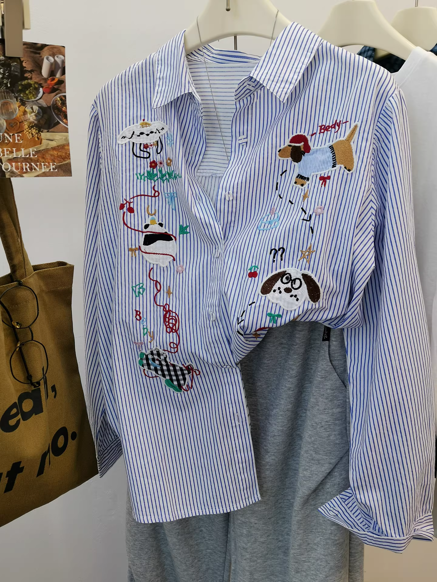 Áo sơ mi sọc xanh dễ thương dành cho nữ thêu cotton nguyên chất đa năng, áo dáng rộng cơ bản, giản dị