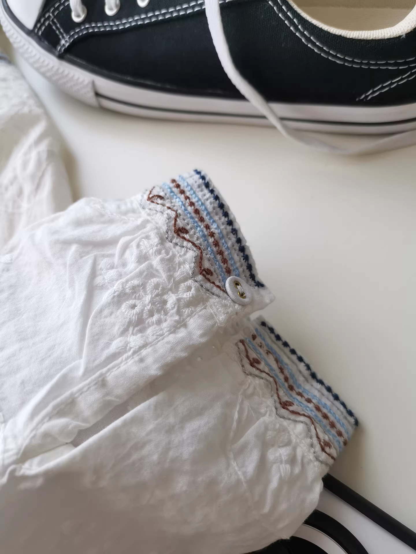 Áo sơ mi thêu toàn thân tinh tế, phong cách thiết kế độc đáo, áo sơ mi cotton nguyên chất đa năng phong cách văn học Pháp dành cho nữ.