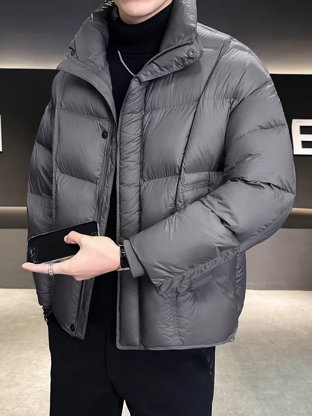 Áo khoác phao nam tiêu chuẩn quốc gia 90% lông vũ, kiểu mới mùa đông 2025, dáng rộng, ngắn, dày dặn.