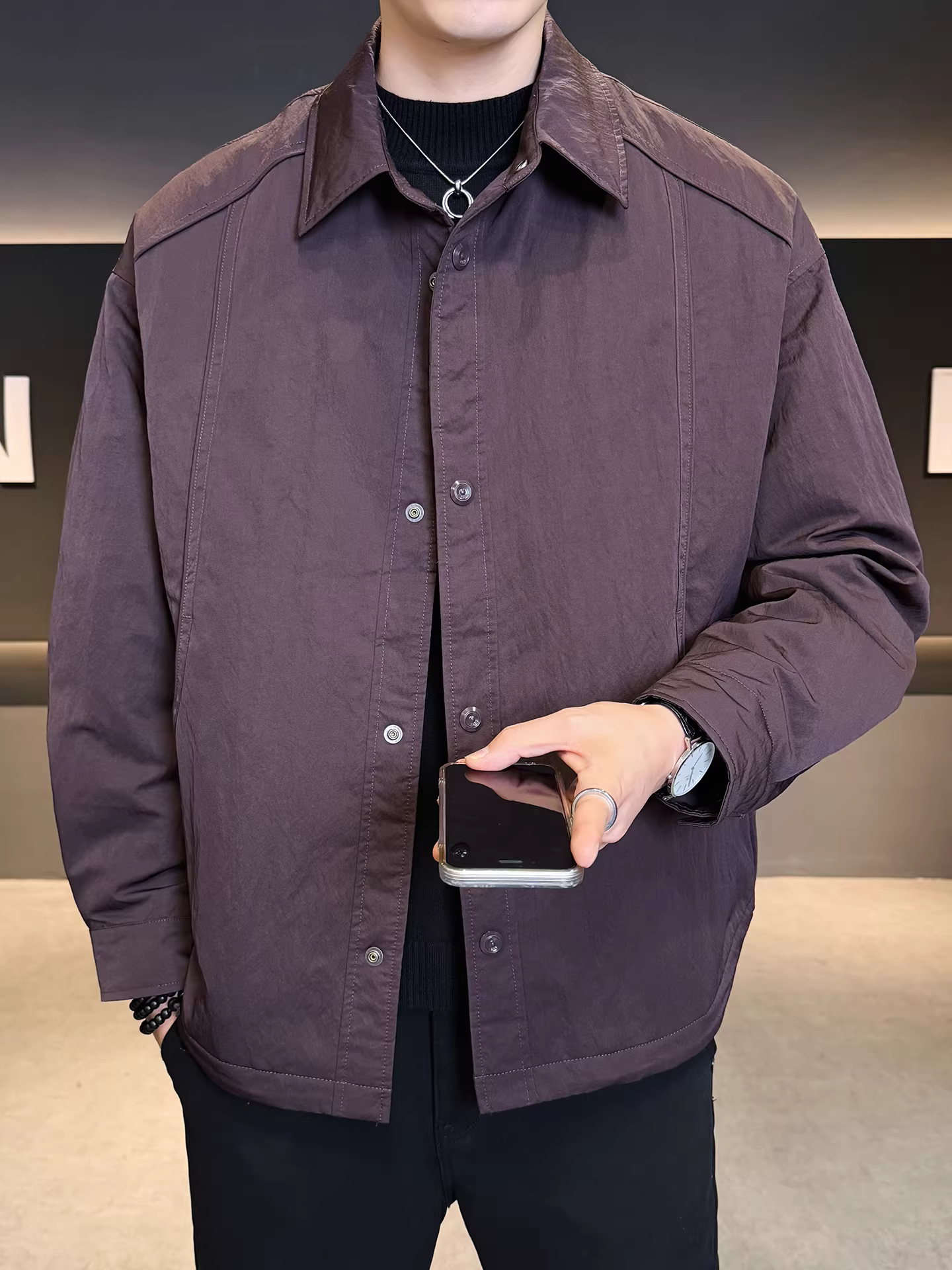 Áo khoác phao nhẹ cổ sơ mi cao cấp 90% lông vũ dành cho nam, kiểu dáng mới mùa đông 2025, dáng rộng, đa năng, nhẹ và ấm áp.