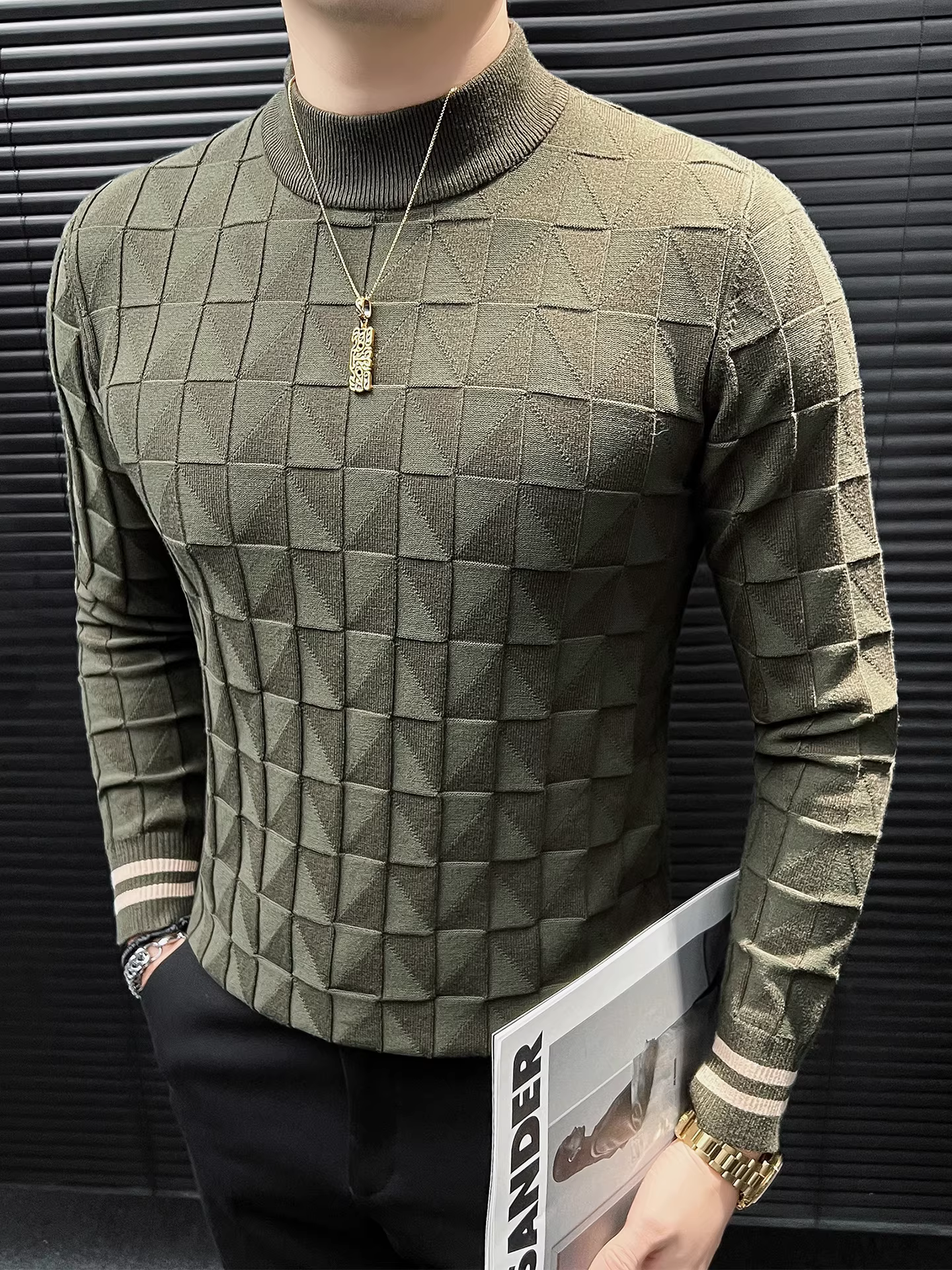 Áo len nam cổ lọ nửa cao, họa tiết hình học, tay dài, thu đông 2025, kiểu dáng ôm body, chất liệu dệt kim, áo lót