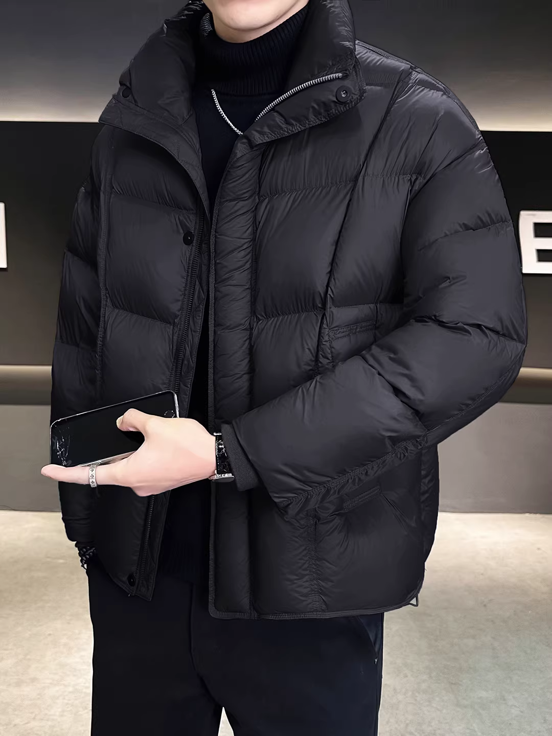 Áo khoác phao nam tiêu chuẩn quốc gia 90% lông vũ, kiểu mới mùa đông 2025, dáng rộng, ngắn, dày dặn.