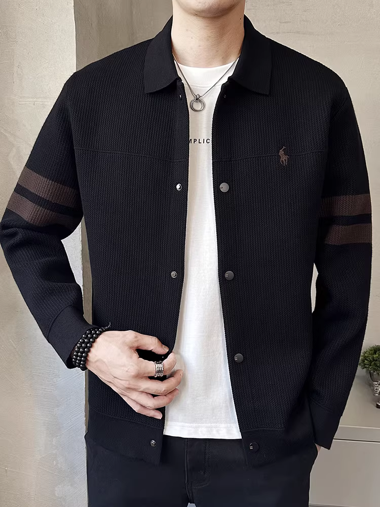 Áo cardigan dệt kim dáng vest nam, thời trang thu đông 2025, kiểu dáng mới, hợp xu hướng, áo khoác ngắn cài nút, phong cách thường ngày