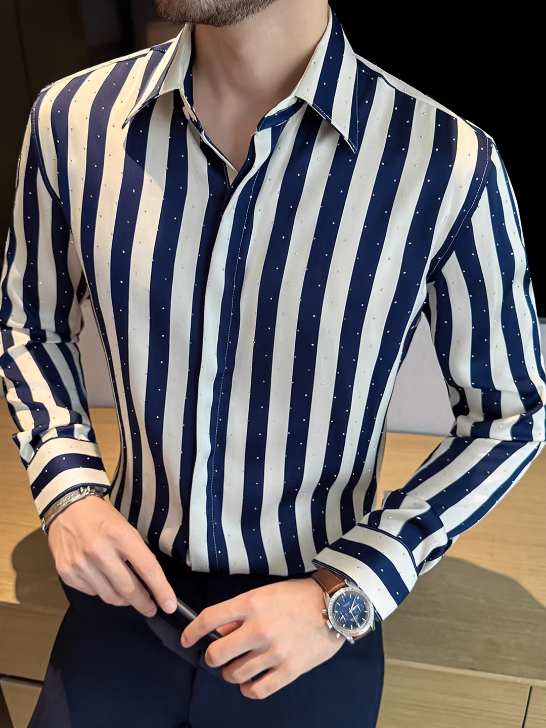 Áo sơ mi nam đính đá Gypsophila, sọc, tay dài, kiểu mới 2025, chất liệu cao cấp, thiết kế dáng đẹp, áo cài khuy giấu.