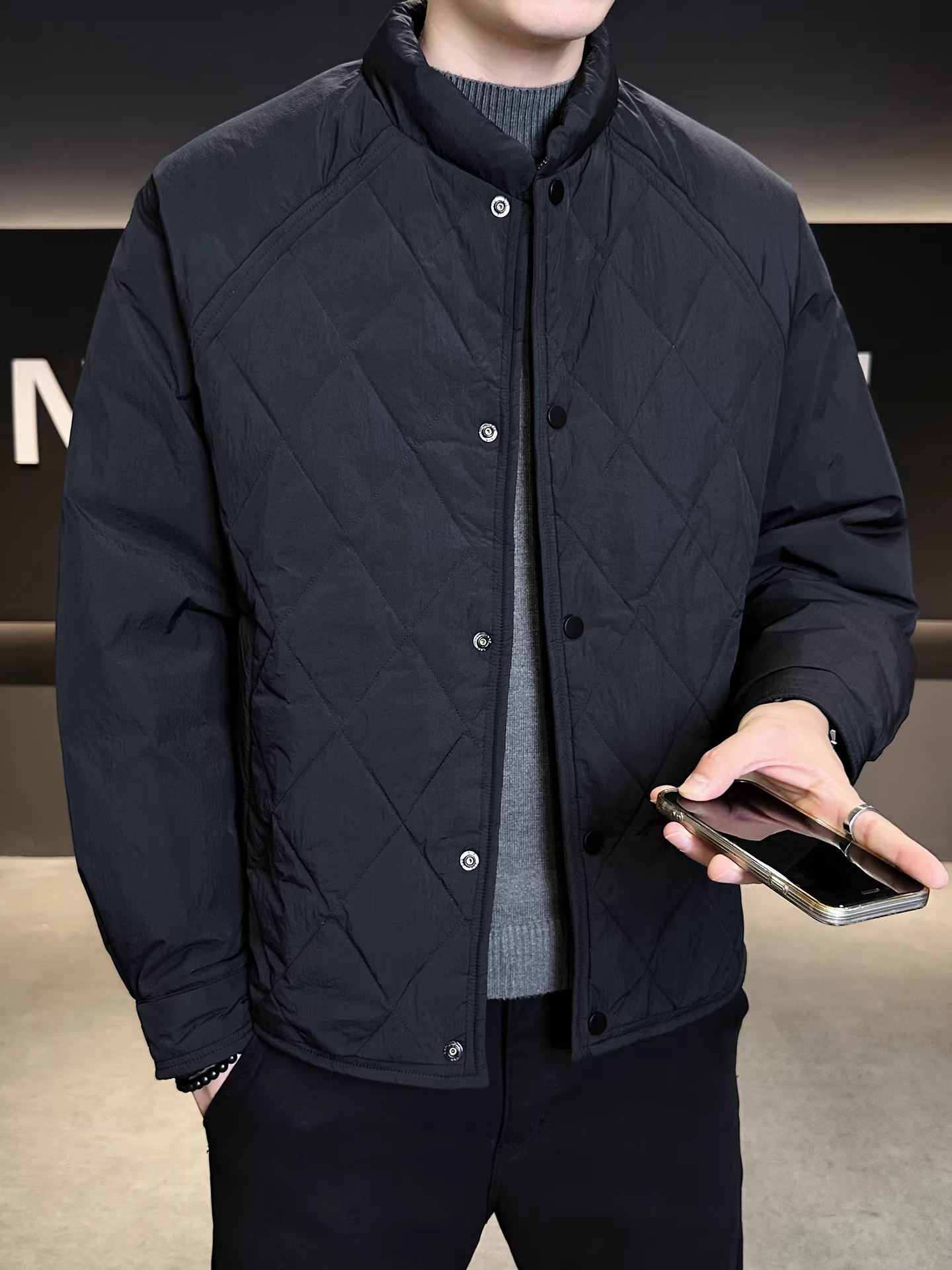 Áo khoác phao nam cổ tròn chất lượng cao, nhẹ, kiểu dáng mới mùa đông 2025, dáng rộng, đa năng, nhẹ và ấm.