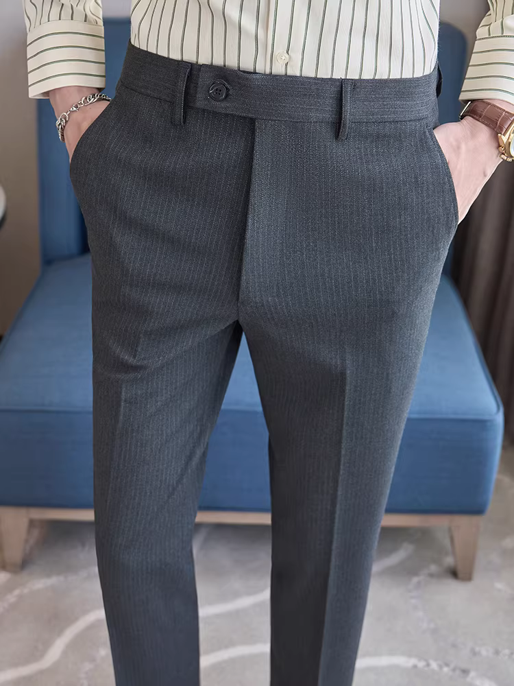 Quần âu nam chất liệu sọc tinh tế, kiểu dáng ôm vừa vặn, mới, thích hợp cho mùa xuân và mùa thu, quần công sở lịch lãm.