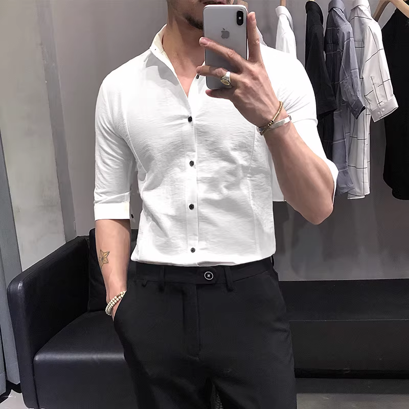 Áo sơ mi nam tay ba phần mùa hè, áo sơ mi nam ngắn tay chất liệu lụa đá mỏng, kiểu dáng ôm body màu trắng, thiết kế cao cấp.