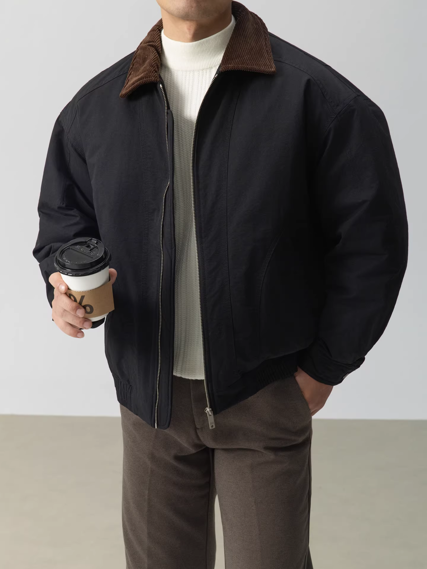 Áo khoác nam kiểu cổ điển Barn Old Money, chất liệu nhung tăm phối vải, dáng rộng, mùa đông 2025