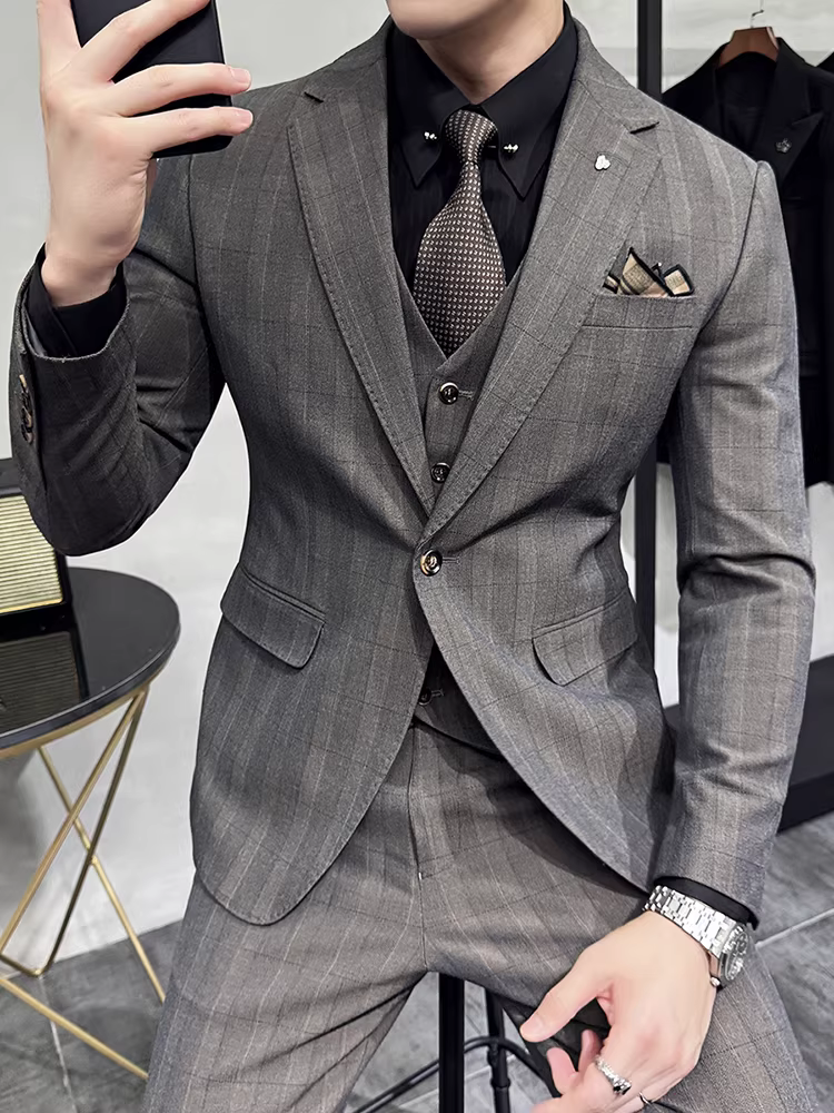 Bộ vest nam cao cấp kẻ ca rô nhuộm sợi, kiểu dáng mới 2024, phong cách công sở lịch lãm kiểu Anh, dáng ôm, bộ ba món