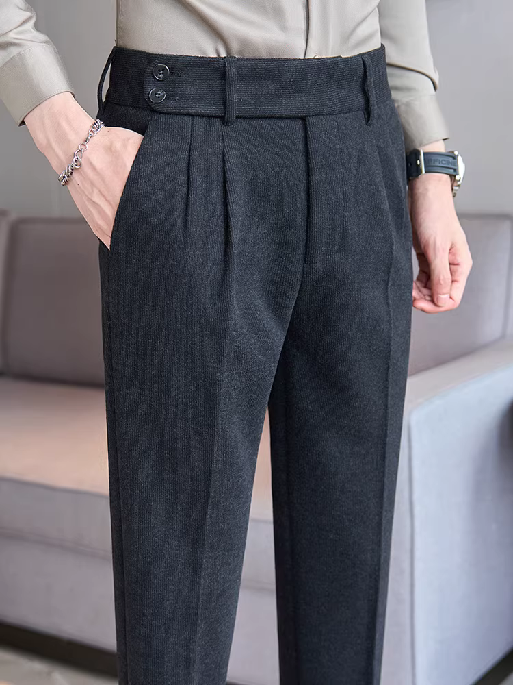 Quần âu nam chất liệu len pha Naples, cạp cao, dáng thẳng, dày dặn mùa thu đông, kiểu dáng lịch sự, phù hợp với trang phục công sở.