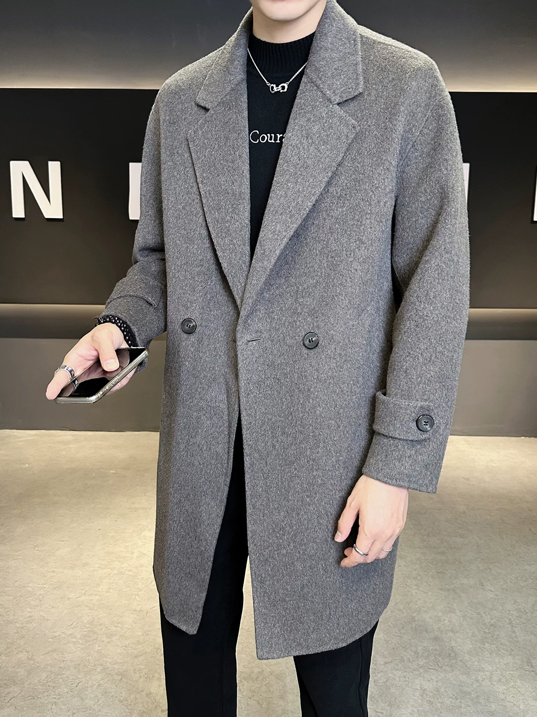 Áo khoác len cashmere hai lớp dành cho nam, dài trung bình, kiểu mới thu đông 2025, kiểu dáng sang trọng nhẹ nhàng, cao cấp.