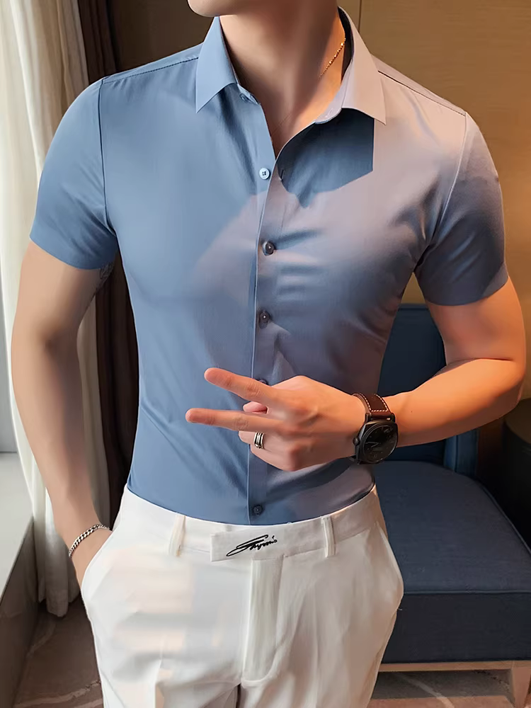 Áo sơ mi nam chất liệu lụa đá, không đường may, tay ngắn, kiểu mới hè 2025, chất liệu mềm mại, phong cách lịch sự nhưng năng động, không nhăn, dễ chăm sóc, không cần là ủi.