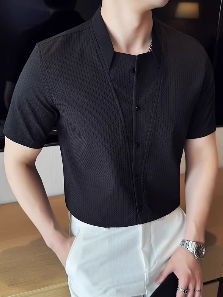 Áo sơ mi nam cổ đứng tay ngắn, thiết kế theo phong cách Trung Hoa mới, dành cho mùa hè 2025, thời trang và hợp xu hướng, ôm dáng và dễ chăm sóc.