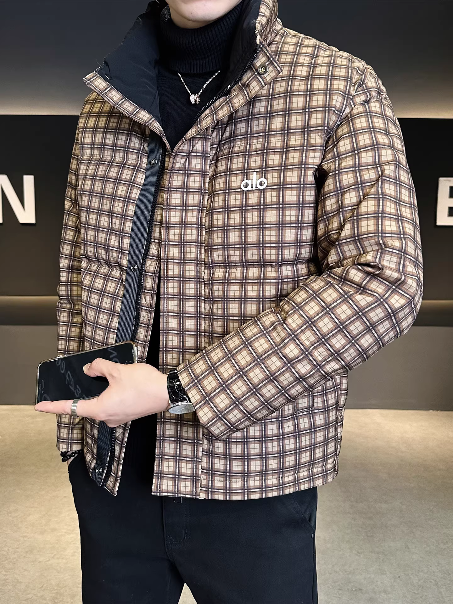 Áo khoác nam mùa đông 2025 mới, dày dặn, ấm áp, kẻ ca rô, phối chỉ ruy băng, kiểu dáng đa năng và cao cấp.