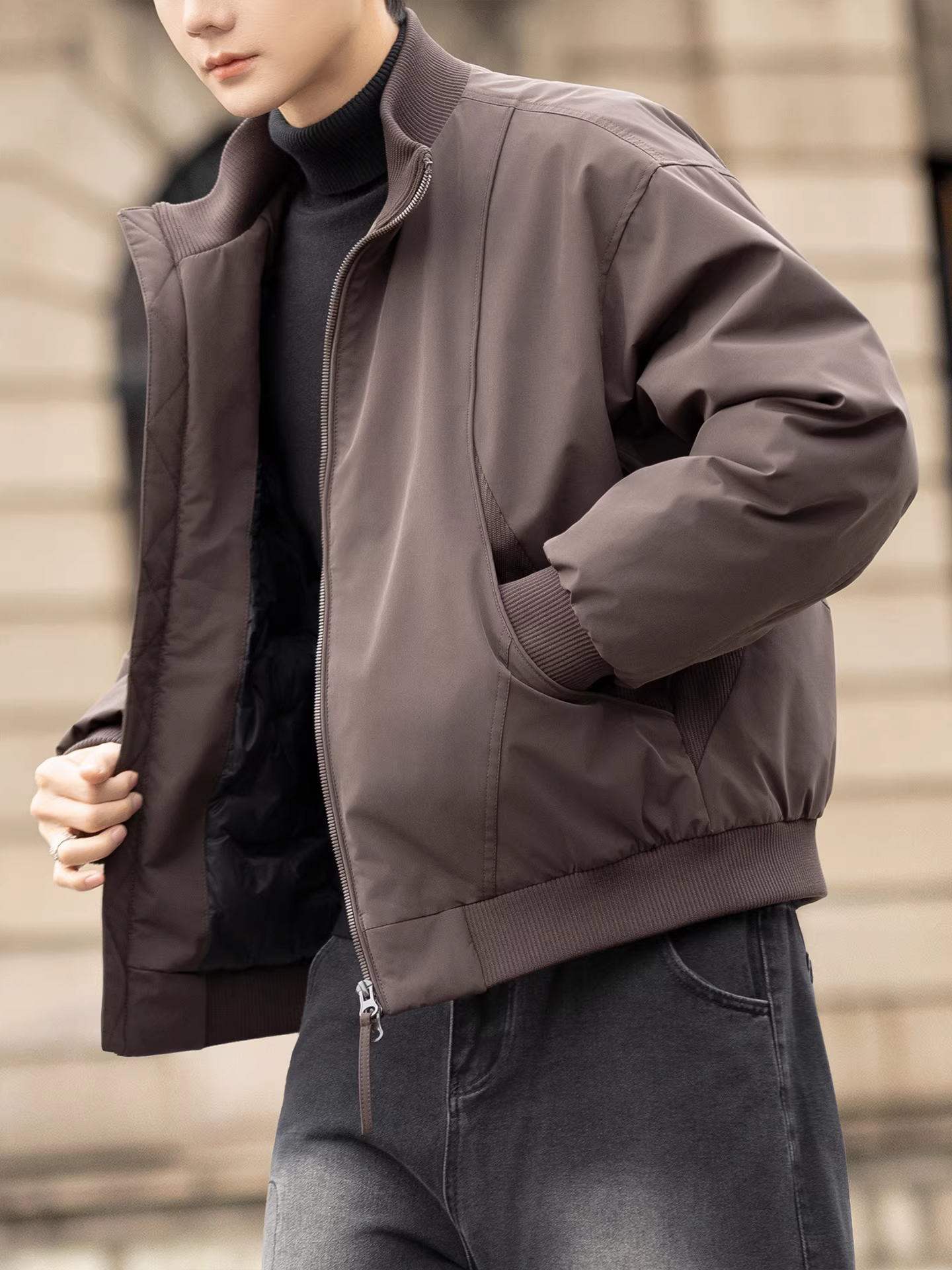 Áo khoác phao nhẹ chất lượng cao dành cho nam, kiểu mới mùa đông 2025, cổ đứng, ngắn, rộng rãi, đa năng, nhẹ và ấm áp.