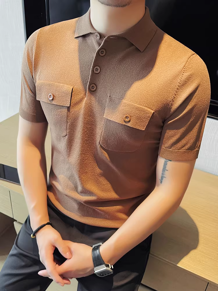 Áo polo nam chất liệu vải lụa đá dệt kim, thiết kế hai túi, tay ngắn, kiểu dáng mùa hè mỏng nhẹ, co giãn, ôm dáng, cao cấp, cổ trụ.