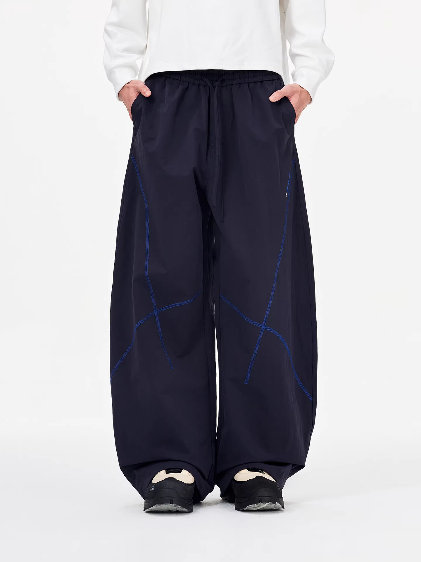 Quần dài dáng rộng màu phối phong cách Jungle Tiger, thiết kế kiểu dáng thể thao, chất liệu mềm mại, kiểu dáng unisex, dành cho cặp đôi.