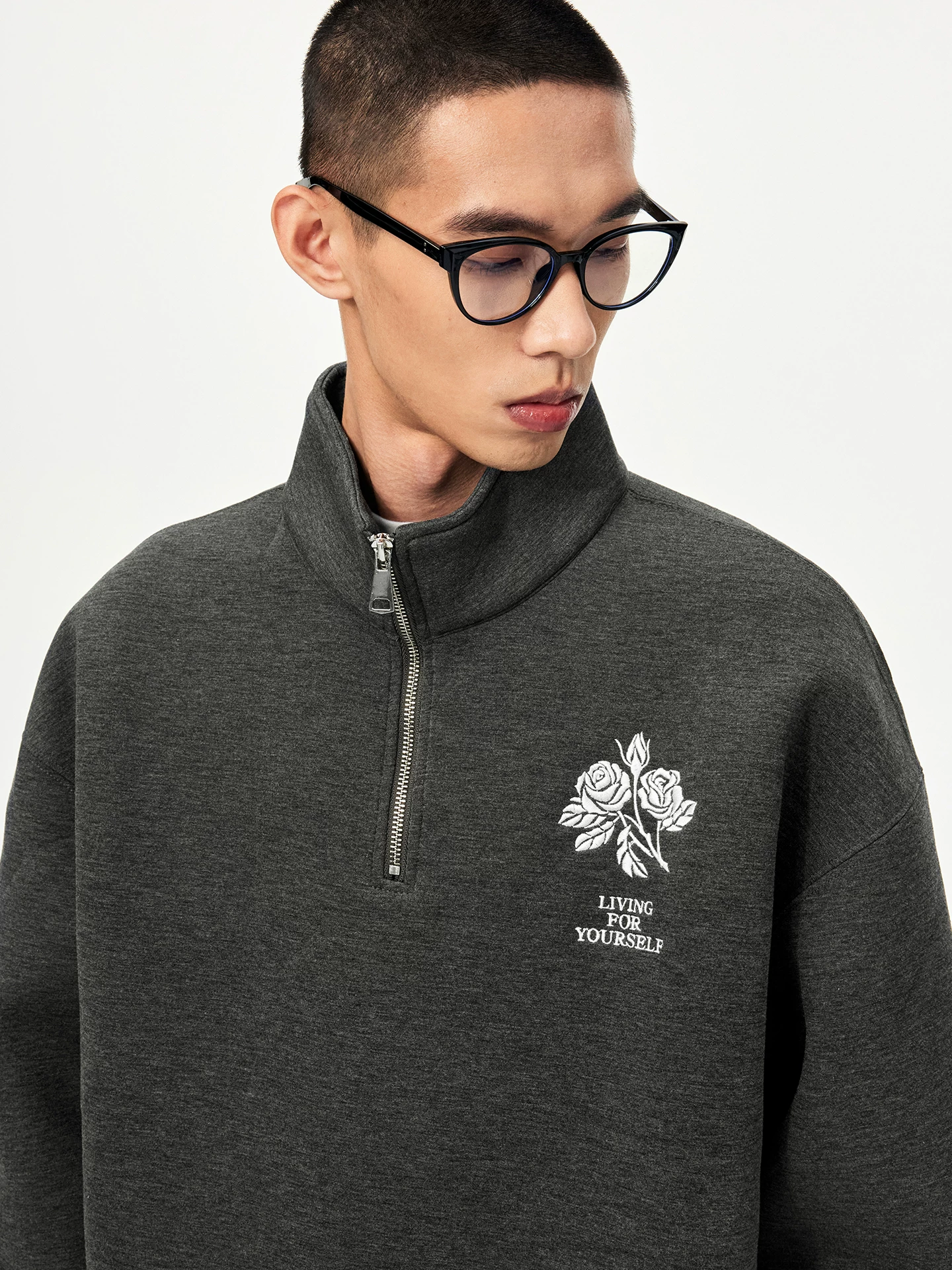Áo thun nửa khóa kéo thêu hoa hồng hổ rừng 2025 Mùa thu mới Áo thun ấm áp Unisex cổ đứng hàng đầu