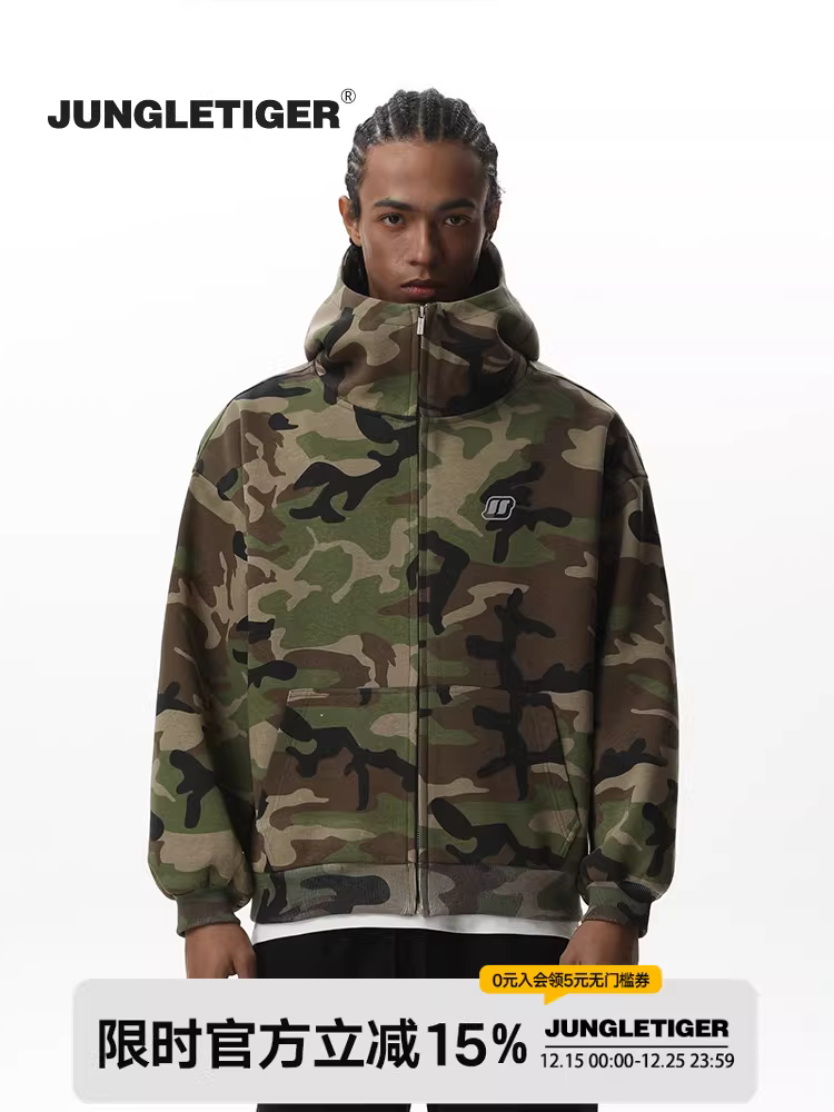 Áo khoác nỉ cổ cao kiểu Mỹ JUNGLETIGER dành cho nam, mùa đông 2025, họa tiết rằn ri, có logo nhỏ phản quang, khóa kéo