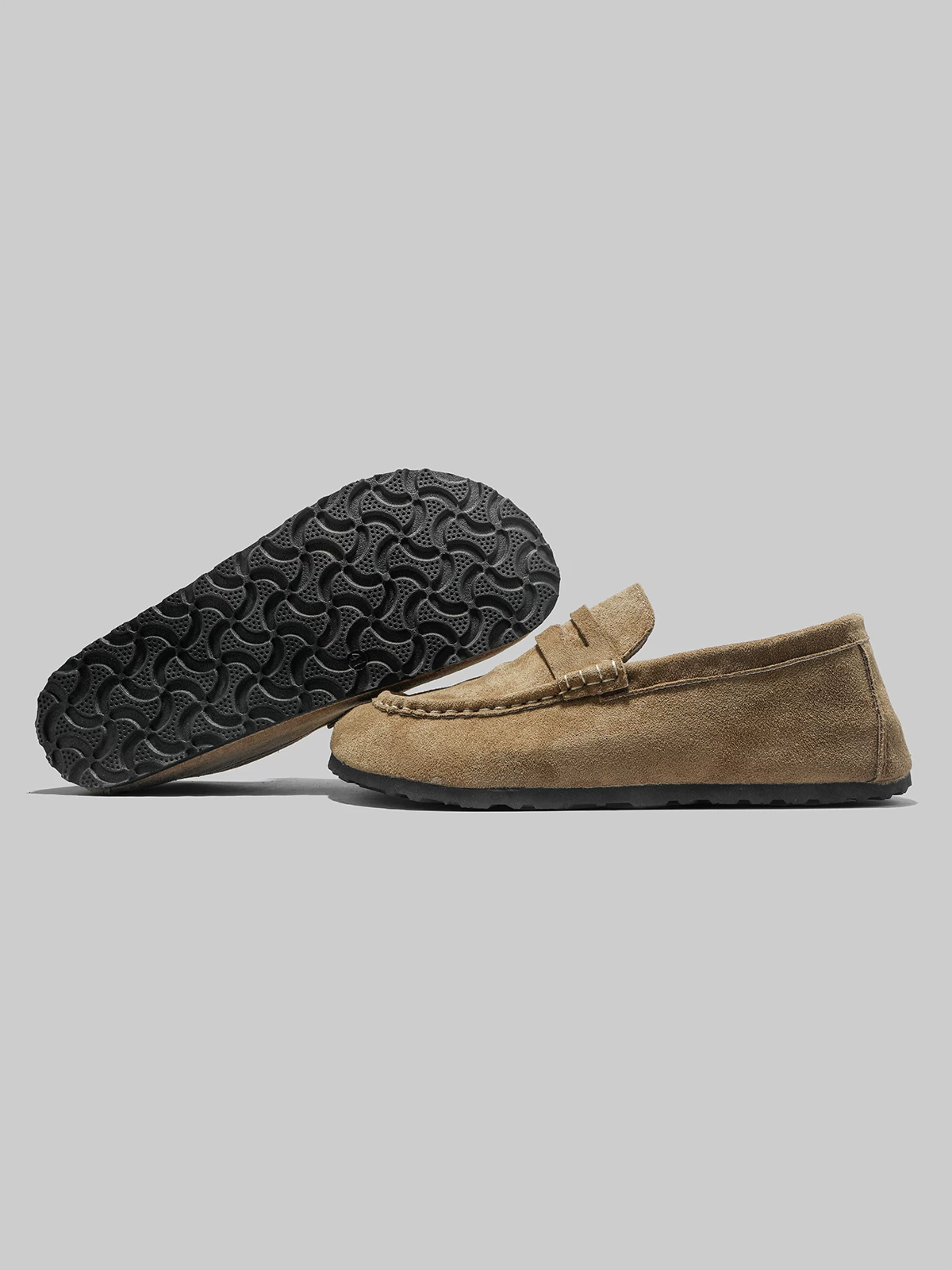 Giày nam Dongjia Qshoes bộ sưu tập thu mới chất liệu da lộn đế mỏng mềm mại kiểu lười đi dễ dàng phong cách cổ điển